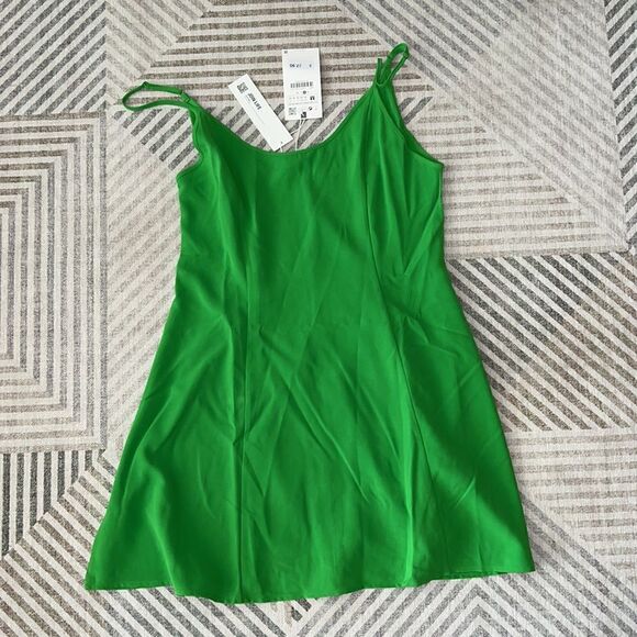 ZARA | Apple Green | FLOWY SHORT DRESS - Picture 9 of 9